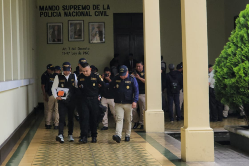 Los agentes eran parte de una red de «coyotaje» (Foto: Redes Sociales)

