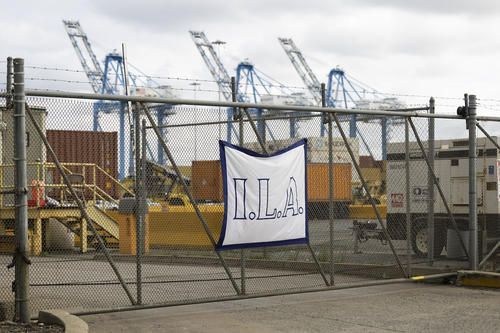 Las negociaciones entre la Alianza Marítima de Estados Unidos (USMX), que representa a la patronal, y el sindicato ILA están estancadas. (Foto: AFP)