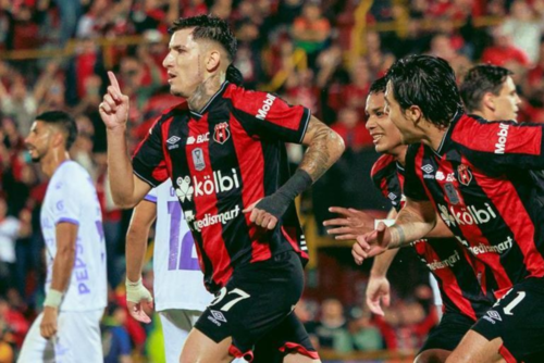 Por su parte, Alajuelense, actual campeón de la Copa Centroamericana, dejó fuera a Comunicaciones (Foto: ESPN)