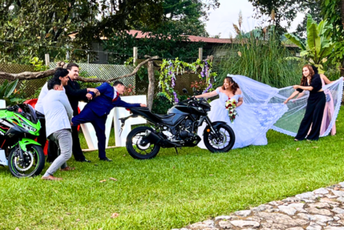 Semanas atrás, Víctor se había casado y mostraba su interés por las motocicletas. (Foto: redes sociales)