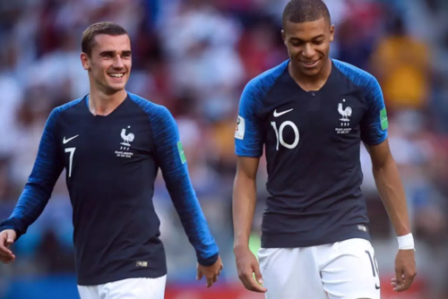 Griezmann junto a Mbappé en el Mundial de Rusia 2018 (Foto: FIFA)