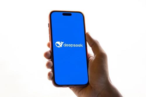 Las autoridades transmitieron sus inquietudes a Hangzhou Deepseek AI y Beijing Deepseek AI, pidiéndoles que respondieran en un plazo de 20 días. (Foto: Shutterstock)