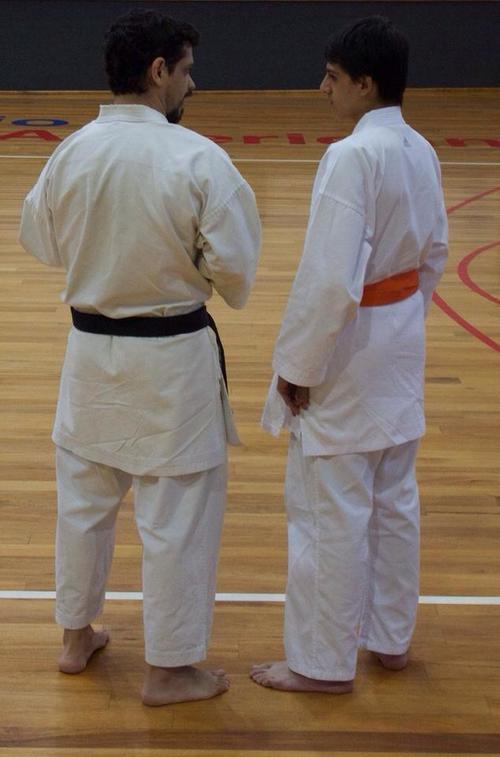 Luis Felipe, con un pupilo de artes marciales. 