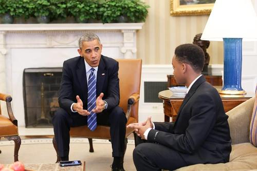 El joven que hizo que la sociedad se fijara en las necesidades de su escuela, escuchó los testimonios de Obama. (Foto: Facebook Humans of New York)