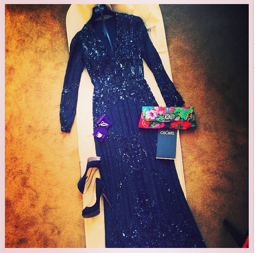 Alida lució un vestido del diseñador de moda libanés Elie Saab, combinado con un bolso de su propia firma "María's Bag". (Foto: Instagram/Alida Boer) 