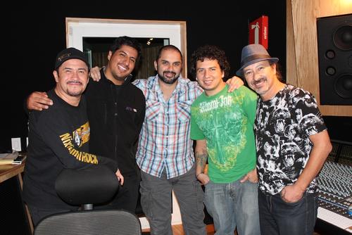 Alux realiza las grabaciones junto a Icautli Cortés, nominado a varios Grammy Latino. (Foto: Alux Nahual oficial) 