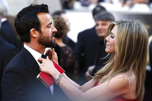 Jennifer Aniston comparte momentos felices con su prometido, el actor Justin Theroux. (Foto: rumberabetwork105.com) 