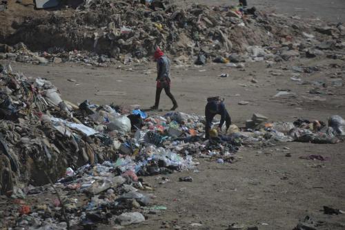 Los trabajadores del basurero viven en constante peligro. (Foto: Wilder López/Soy502)