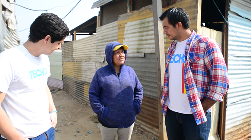 Los líderes de la comunidad han sido clave para la labor de TECHO en Manuel Colom Argueta. (Foto: Jesús Alfonso/Soy502)