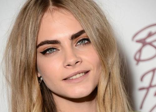 La modelo británica Cara Delevinge fue la estrella de Burberry. (Foto: lapatilla) 