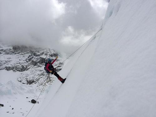 Imagen compartida por Andrea Cardona en sus redes sociales, en su preparación hacia la cima del Everest. 