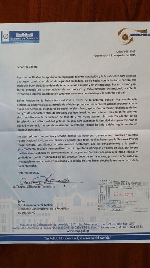 Esta es la carta de renuncia de Adela Camacho de Torrebiarte. 