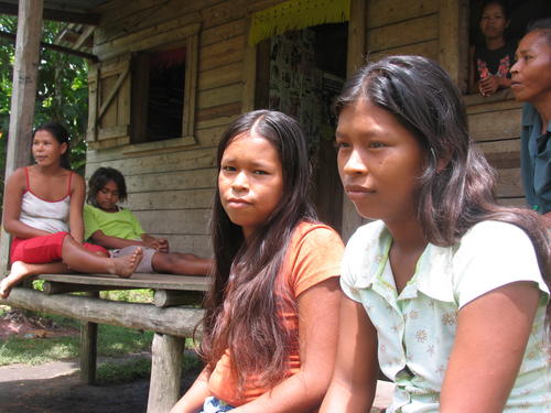 Las hermanas fueron afectadas por un brote en 2009 en el que intentaron matar a algunas personas con un cuchillo. (Foto: Fusion) 