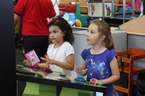 Desde hace más de 30 años Chuck E. Cheese ofrece entretenimiento para las familias. (Foto: Alejandro Balán/Soy502)