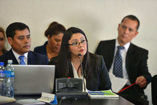 Clara Maribel Carballo la representante legal de la empresa es ligada por fraude. 