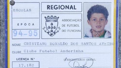 Carné de Cristiano Ronaldo en el club de Madeira, su tierra natal. (Foto: Correio da manha)