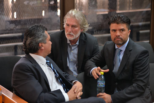 A la derecha, Jonathan Chévez, junto a Juan José Suárez (centro) y Gustavo Martínez. (Foto: Archivo/Soy502) 