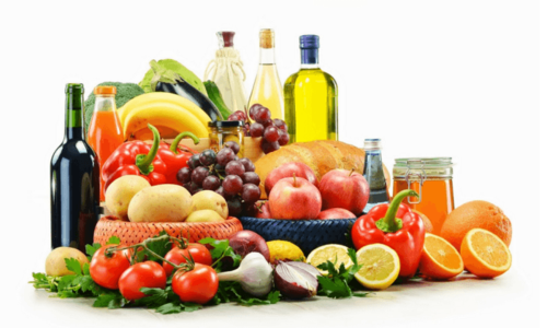 La dieta MIND permite la ingesta de nueces, verduras, carbohidratos, vino y una menor cantidad de carnes blancas. (Foto: Google)