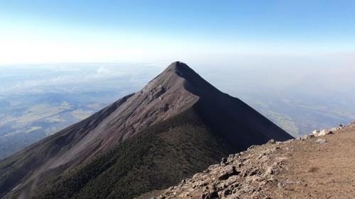El Volcán de Acatenango es un reto que cientos de montañistas libran cada año. Sin embargo, muchos han sufrido inclemencias debido a las bajas temperaturas que existen en el área. (Foto: Archivo)