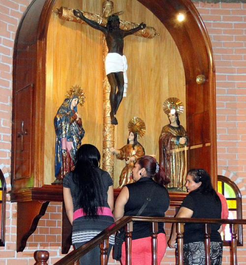 En Honduras se celebra al Cristo Negro, y en varias localidades de esa nación, se realizan actos especiales en parroquias de centros urbanos y rurales. 