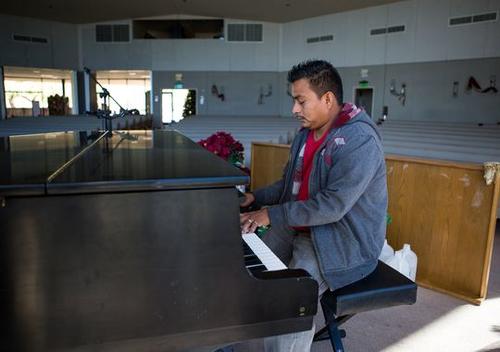 Eleazar Pérez llevaba tres meses de refugiarse en el templo de Shadow Rock, en Phoenix, Arizona. (Foto The Republic)