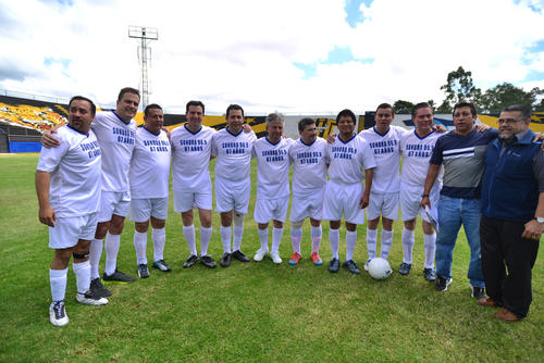 Recientemente el diputado participó en un encuentro futbolístico como parte del equipo de presidenciables. (Foto: Soy502) 