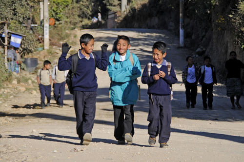 En total , 10 escuelas de Quiché y 10 de Alta Verapaz fueron escogidos por Wikiguate para implementar nuevos métodos de enseñanza. (Foto: Esteban Biba/Soy502)