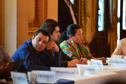 La Gobernadora de Alta Verapaz, Estela Ventura, lloró al terminar la reunión con los diputados oficialistas. (Foto: Archivo/Soy502)
