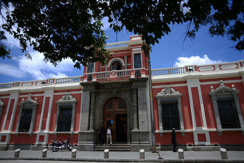 En las delegaciones te imprimirán la boleta con tus datos personales. (Foto: Archivo/Soy502)