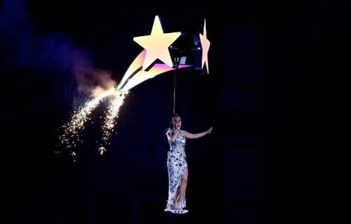 Perry flotó en el aire como una estrella. (Foto: AFP) 