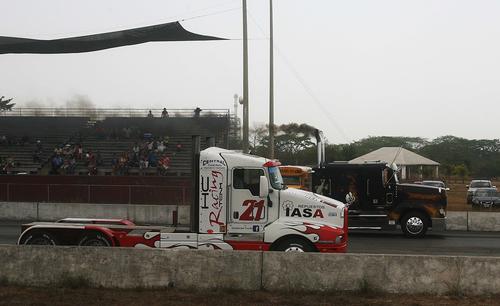 Francisco Solano en competencia con Danilo López. (Foto: César Pérez)