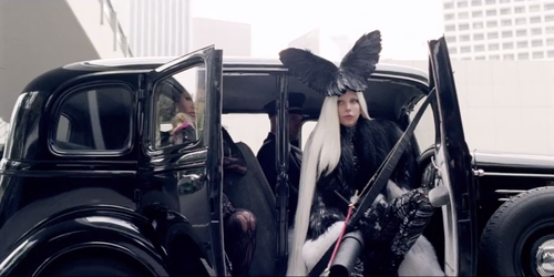 La imagen de Lady Gaga es producida por Haus of Gaga. (Foto: Youtube) 