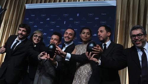 Ellos son los ganadores a Mejor Largometraje por "La Jaula de oro". (Foto: EFE) 