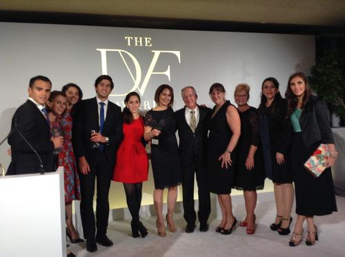 María Pacheco posa junto al resto de personas reconocidas en la séptima edición de los Premios DVF en Nueva York. (Foto: Cortesía Wakami)