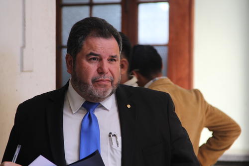 El rector Carlos Alvarado señala que se hacen esfuerzos para llevar la formación sancarlista a un nivel competitivo a las necesidades actuales. (Foto: Fredy Hernández/Soy502)