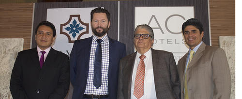 Inauguraron la construcción: Jorge Mario Chacón, director INGUAT, Paul Adan, vicepresidente AC MArriot Latinoamérica y Caribe, Héctor Ricardo Leal, presidente Grupo Cayalá y Héctor Rafael Leal, gerente general Grupo Cayalá. (Foto: Soy502)