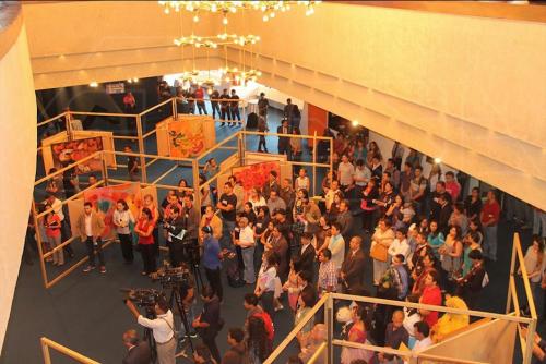 La gran sala se llenó de alegría y arte durante la inauguración del "Festival de Junio". (Foto: CCMA oficial) 