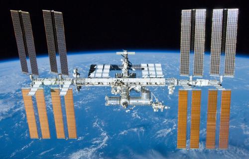Así luce la Estación Espacial Internacional orbitando a la Tierra
