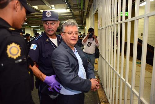 Rudy Villeda, ex jefe de la SAT, fue capturado por usurpación de funciones y delito de defraudación aduanera. (Foto: Jesús Alfonso/Soy502)