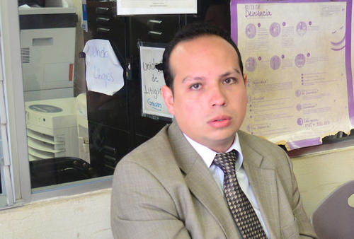 Jorge Mario Cajas trabajador del MARN es ligado por asociación ilícita y fraude.