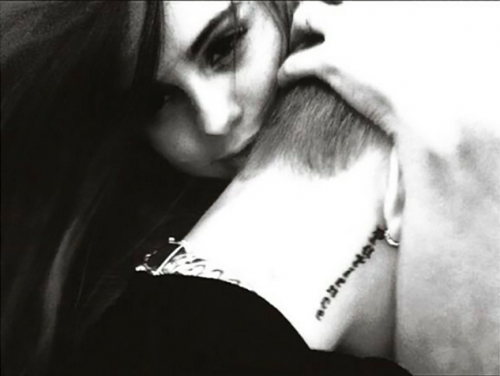 Justin Bieber y Selena Gomez causan polémica con foto en la que aparecen abrazados. "Nuestro amor es incondicional"