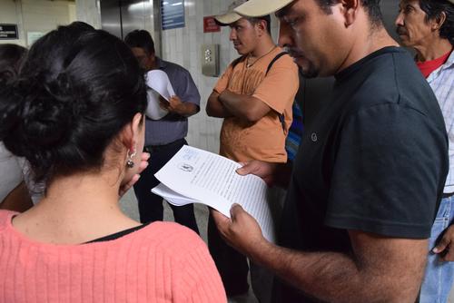 El líder comunitario  acudió en varias ocasiones ante el Juzgado Octavo Penal por el proceso que se le seguía en su contra junto a otras personas. (Foto: José Pablo Chumil A) 