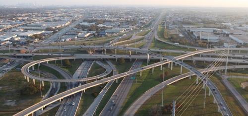 La autopista Lyndon B. Johnson (LBJ Expressway) construida y administrada por Ferrovial en Dallas, cuenta con  21.4 kilómetros de longitud. (Foto: Ferrovial)