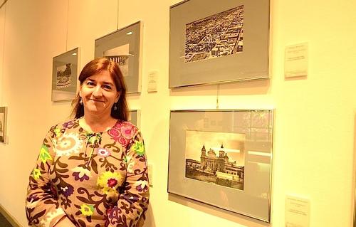 La directora del museo Miraflores, Liwy Grazioso, nos cuenta la importancia de conservar la historia de nuestra ciudad y conocer el incalculable valor de sus monumentos. (Foto: Selene Mejía/Soy502) 