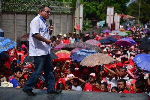 Baldizón aseguró que es el candidato del pueblo y dijo que "los ricos" no quieren que haya elecciones. (Foto: Wilder López/soy502)