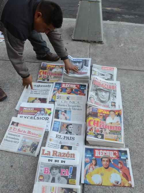 Periódicos de todo el mundo lamentan el fallecimiento del célebre comediante de Latinoamérica: Chespirito. (Foto: EFE)