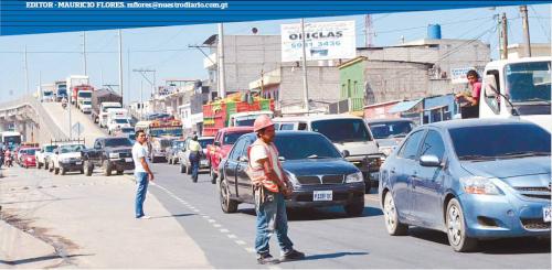 El tráfico en Chimaltenango afecta la circulación hacia el Occidente del país. (Foto: Nuestro Diario).