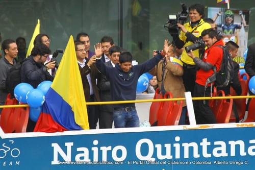 Nairo Quintana es recibido como héroe a su llegada a Bogotá