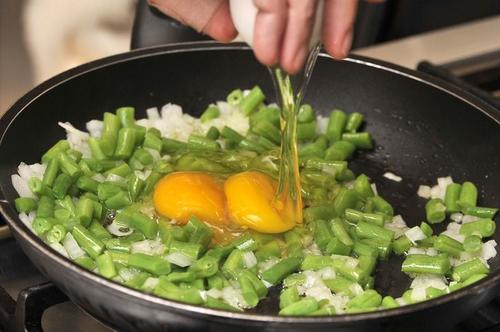 La versatilidad del sabor de los ejotes permite incluirlos en gran variedad de platillos. (Foto: cocinaycomparte.com)