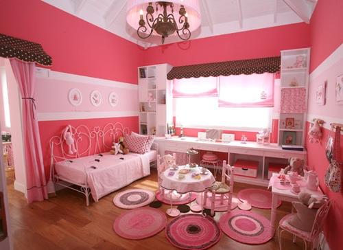 El color rosa es un clásico en las habitaciones de niñas, pero ahora está muy de moda para otros ambientes, incluso para los salones. (Foto: TecnoHaus blog)